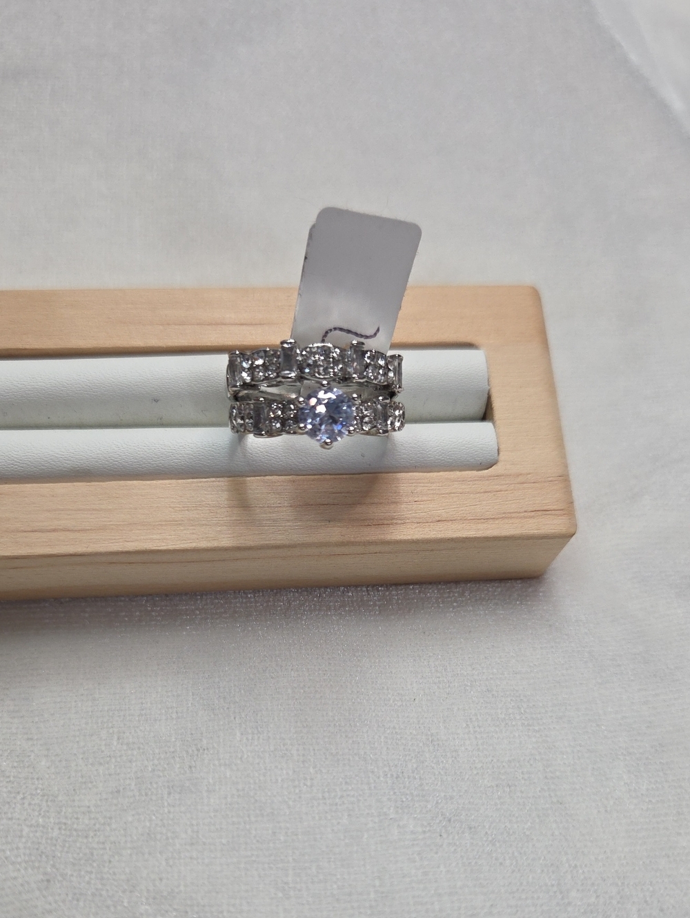 Set of 2 Crystal Fashion Rings Silver Tone Band Elegant Rhinestone Crystal Sz 7